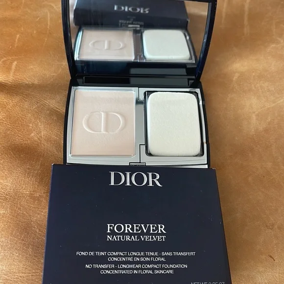 新品‼️ Dior Forever Natural Velvet 0N Amazon.com : Dior Forever Natural Velvet Matte Compact